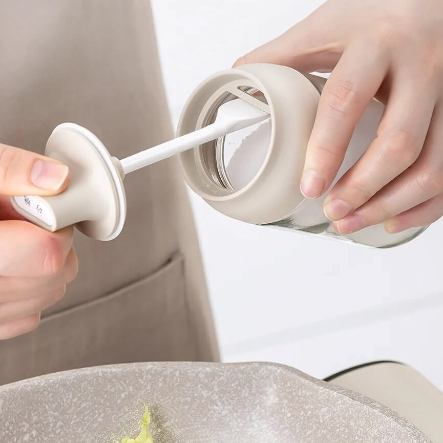 Transparent Glass Condiment Jar with Integrated Spoon Lid_Easy and Convenient